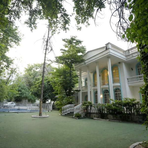 باغ عمارت نیاوران