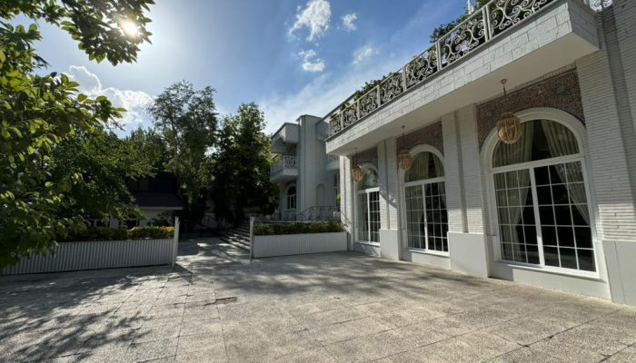 Lian-Mansion-2